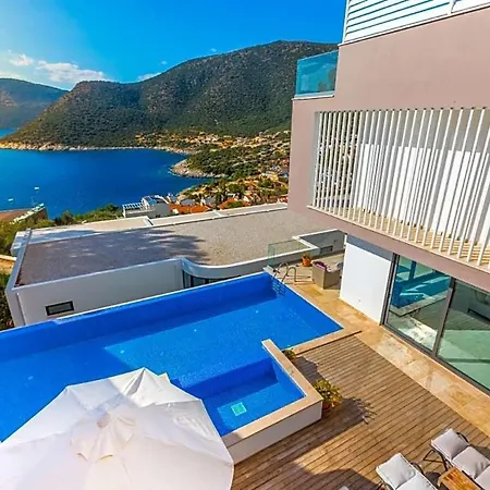 Sleeps 10 With Pool And Air Con