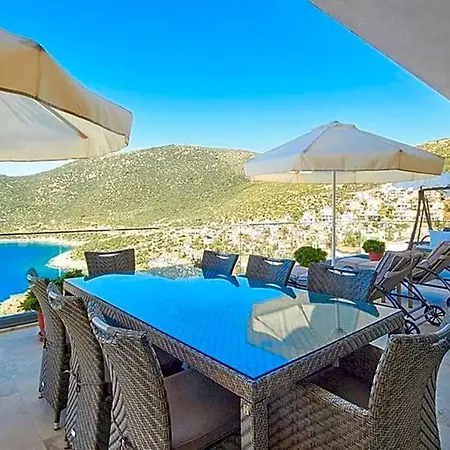 Sleeps 10 With Pool And Air Con