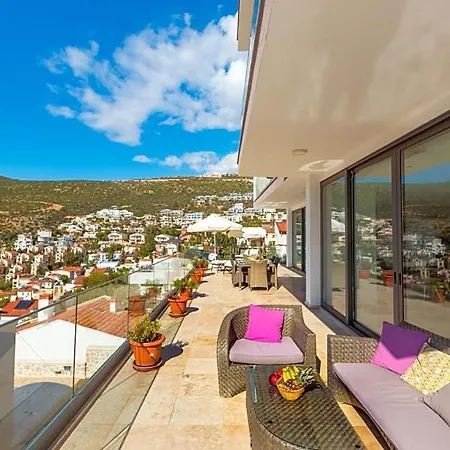 Sleeps 10 With Pool And Air Con Калкан