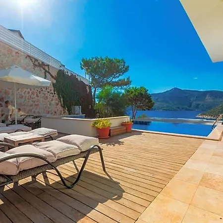 Sleeps 10 With Pool And Air Con קלקן