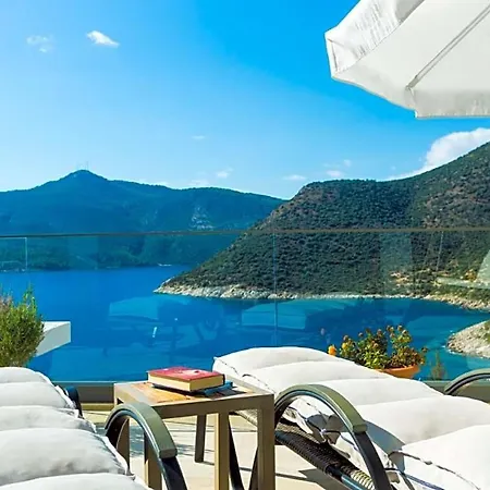 Sleeps 10 With Pool And Air Con *